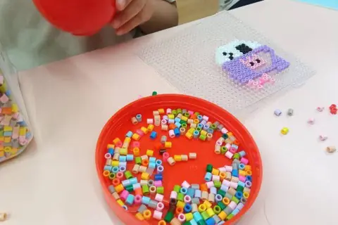 はなまる本店 【都島】アイロンビーズ作り